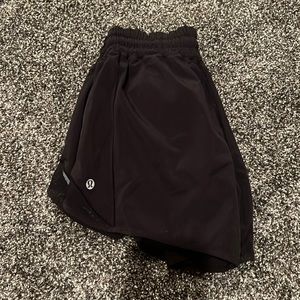 Lululemon Hotty Hot Low Rise Lined 4” Shorts